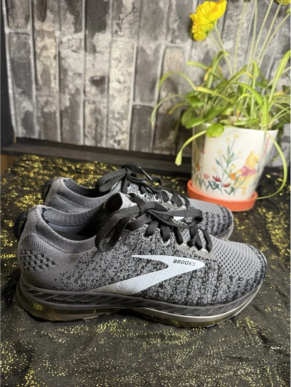 Brooks Gray/Black/White Heathered Low Top Lace-Up Men's Athletic Sneaker